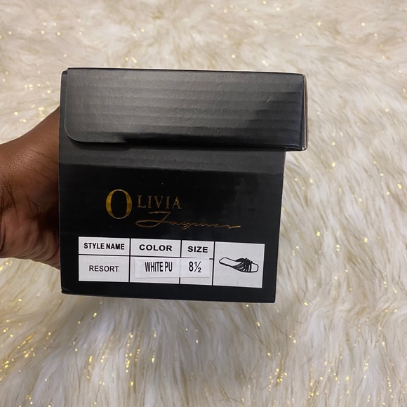 Shop Official Bee Cute Women’s Sandals - Picture 5 of 5